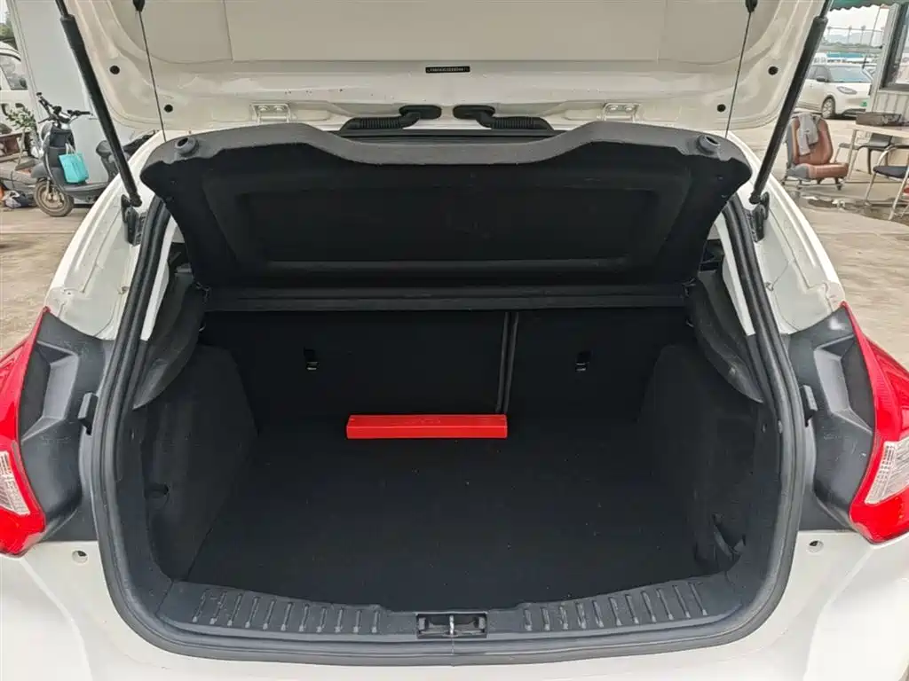 Ford Focus 2015 — фото 19