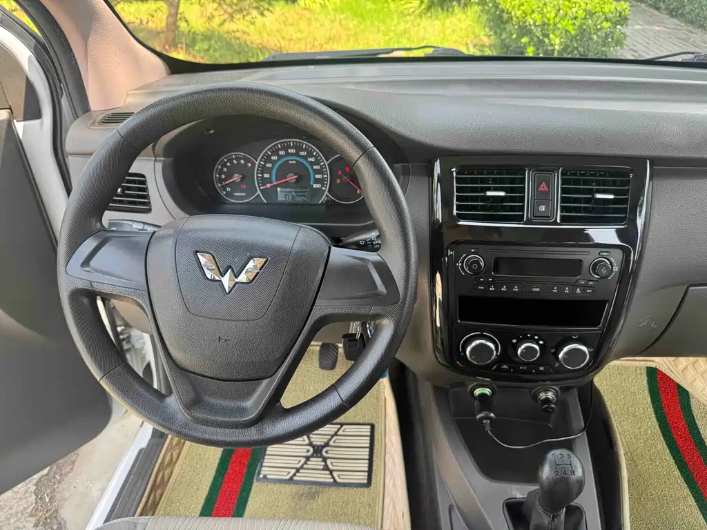 Wuling Rongguang V 2016 — фото 11
