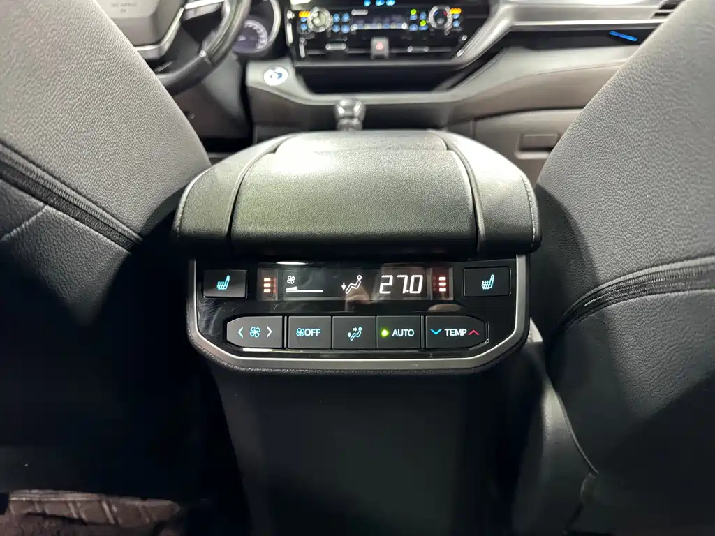 Toyota Crown Kluger 2021 — фото 16