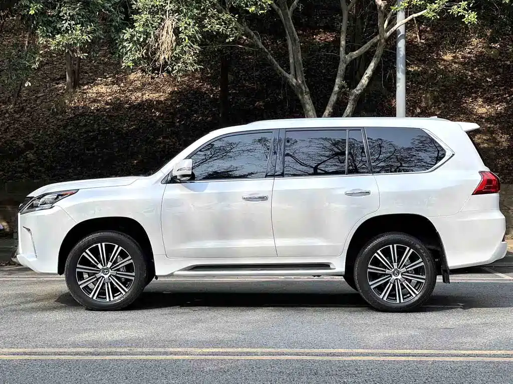 Lexus LX 2019 — фото 3