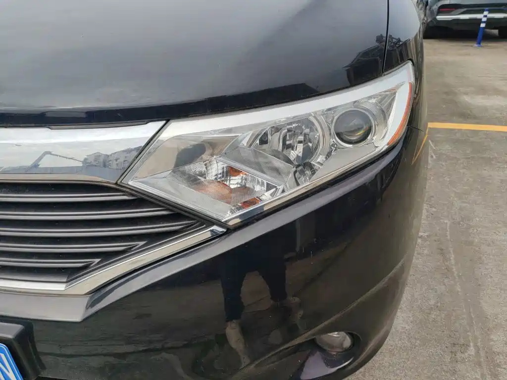 Nissan Quest 2015 — фото 18