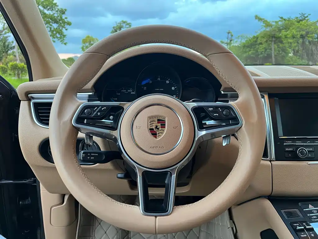 Porsche Macan 2016 — фото 17