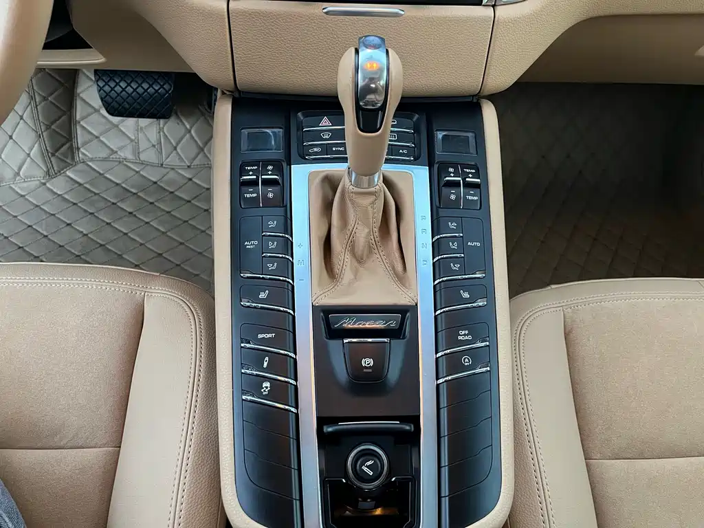 Porsche Macan 2016 — фото 18