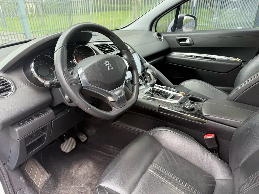 Peugeot 3008 2015 — фото 12