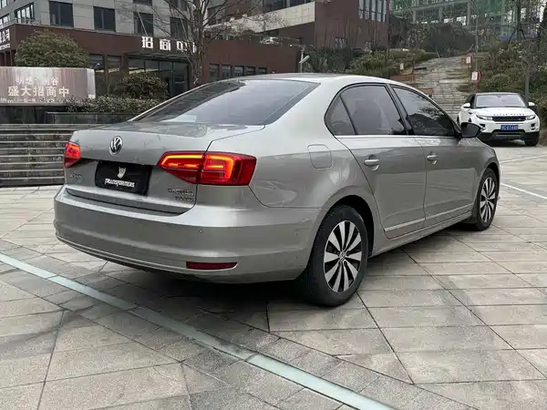 Volkswagen Sagitar 2017