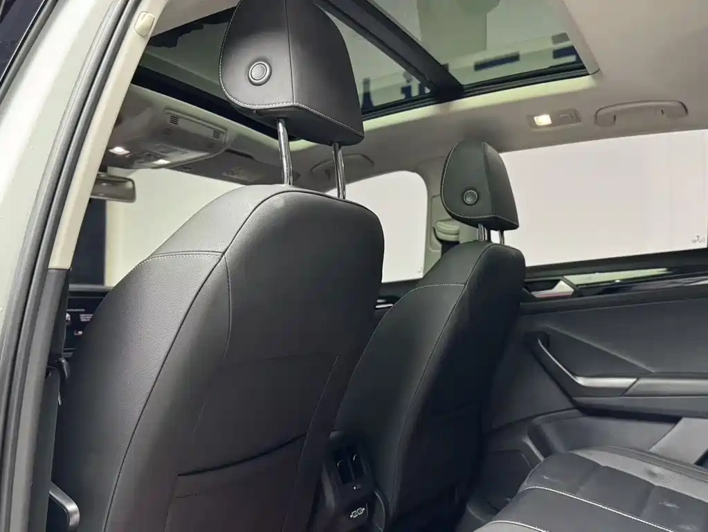 Volkswagen T-Roc 2021 — фото 10