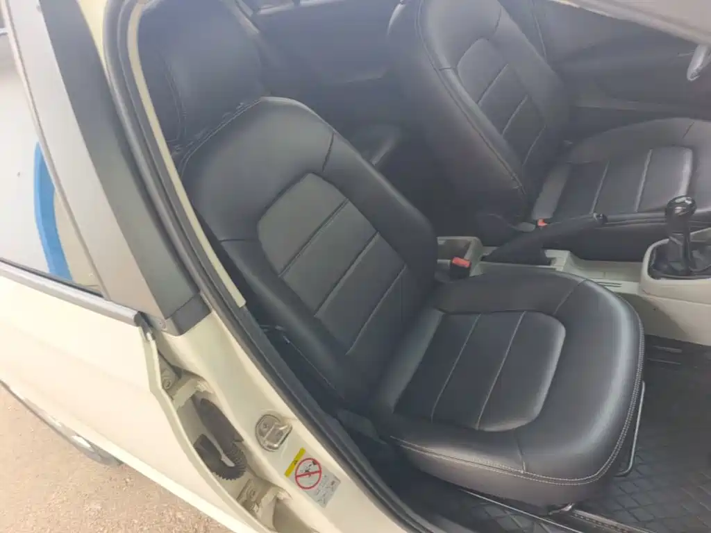 Skoda Rapid 2015 — фото 25