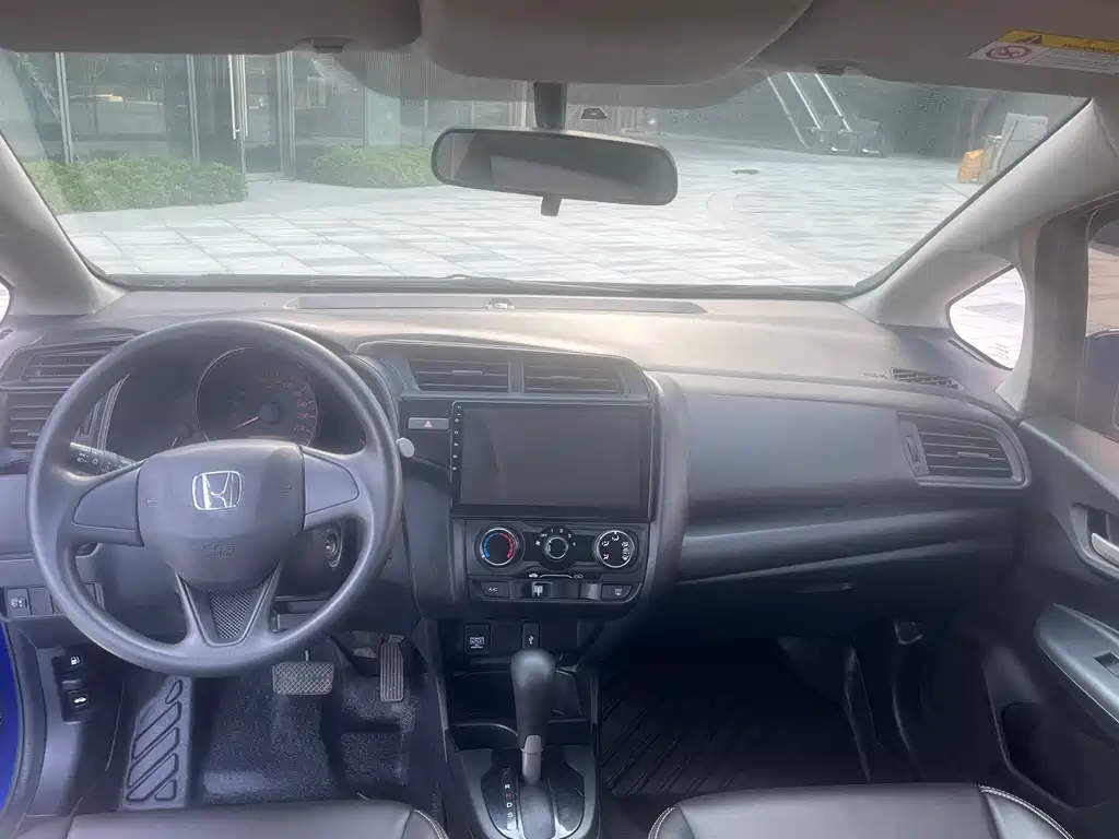 Honda Fit 2018 — фото 9
