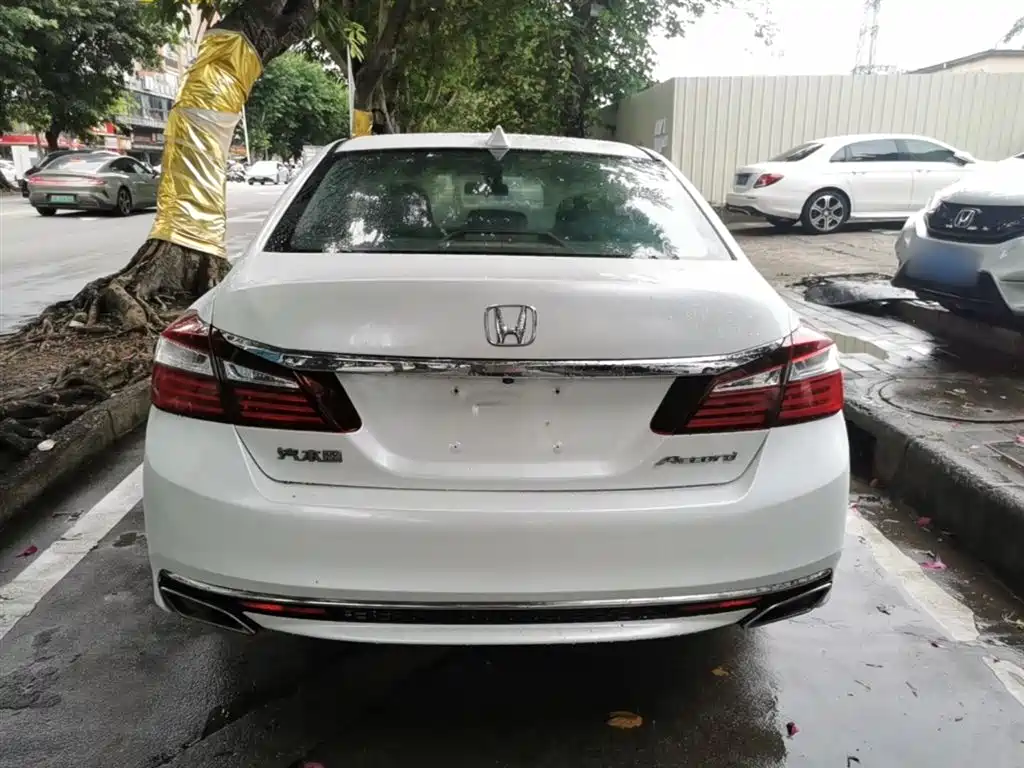 Honda Accord 2016 — фото 4