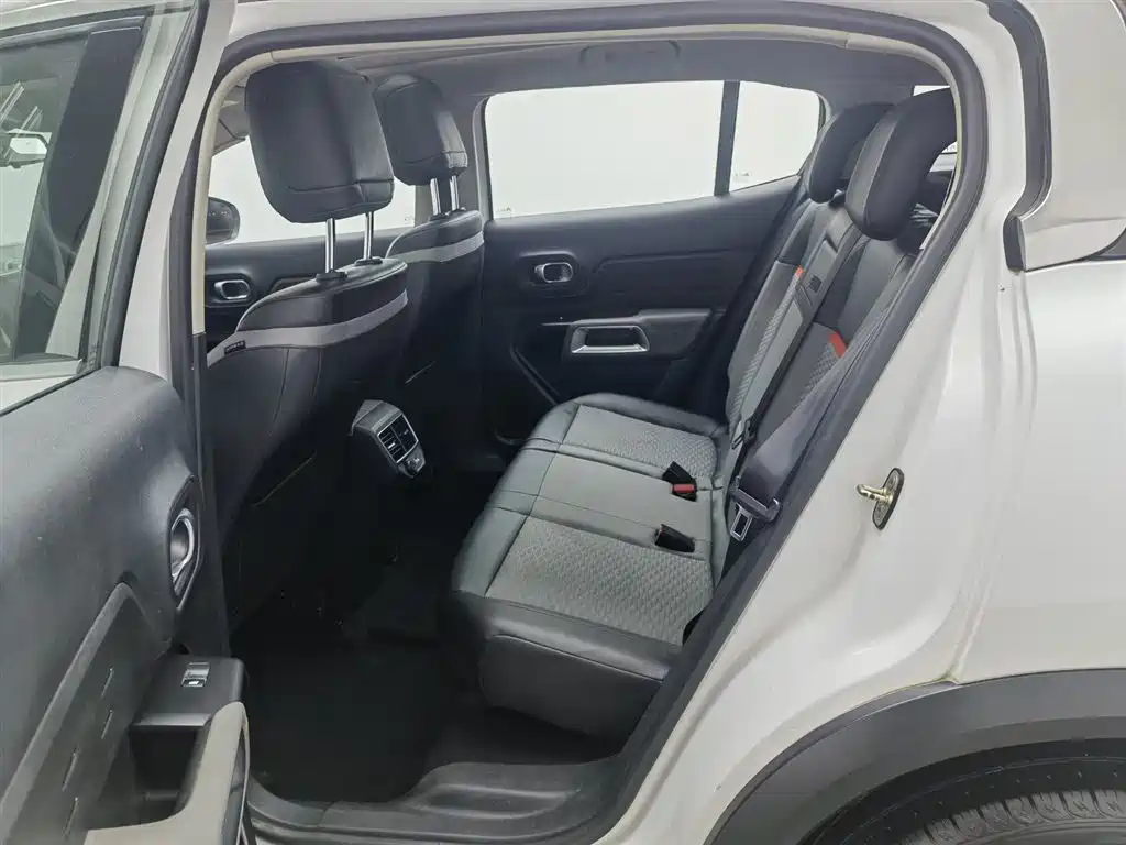 Citroen C5 AIRCROSS 2017 — фото 15