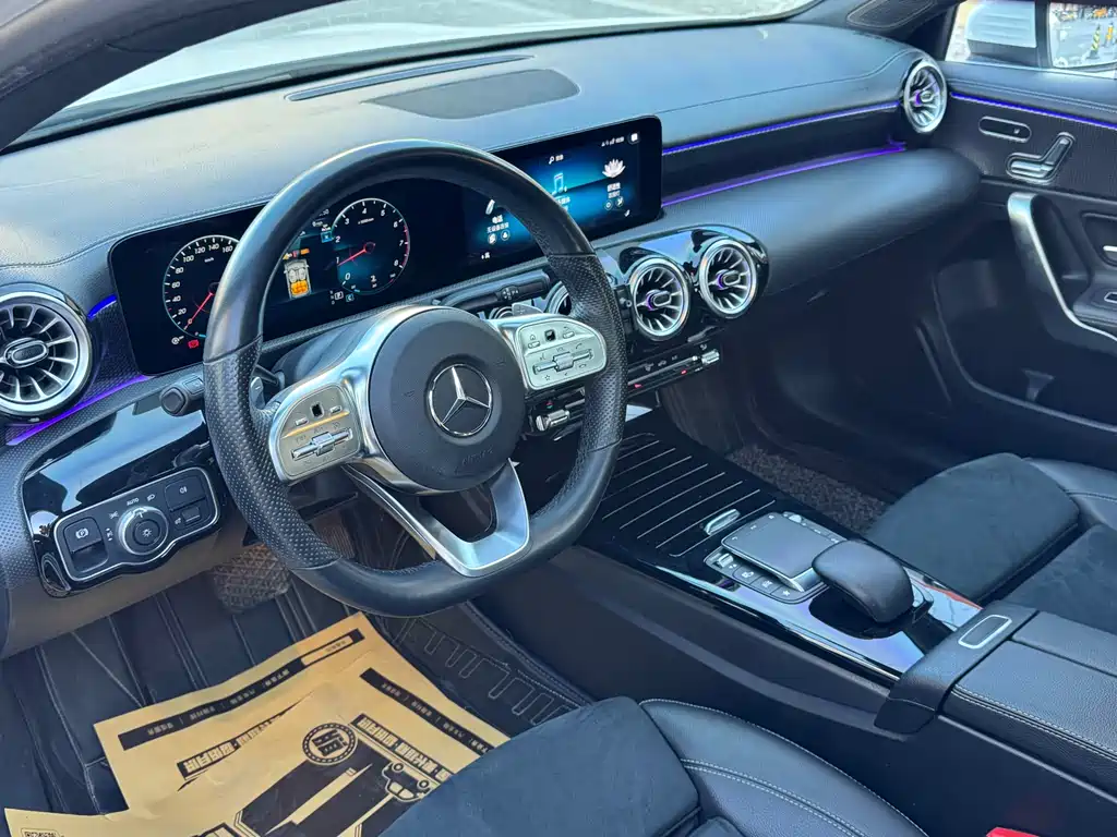 Mercedes-Benz A-Class 2023 — фото 14