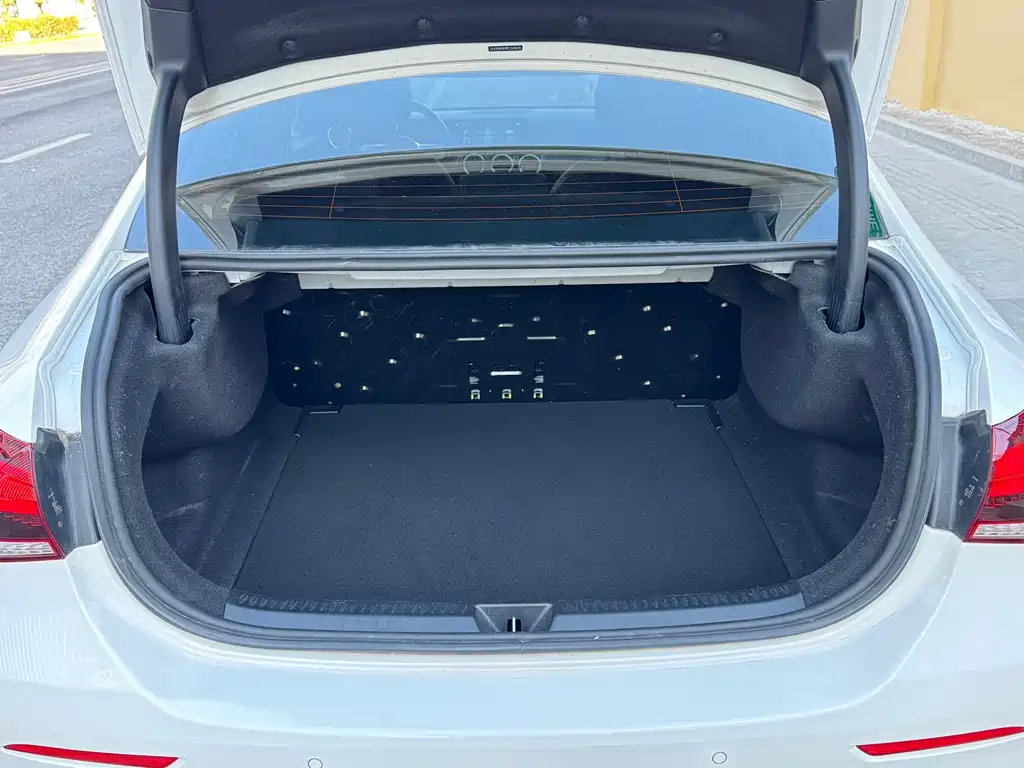 Mercedes-Benz A-Class 2023 — фото 25