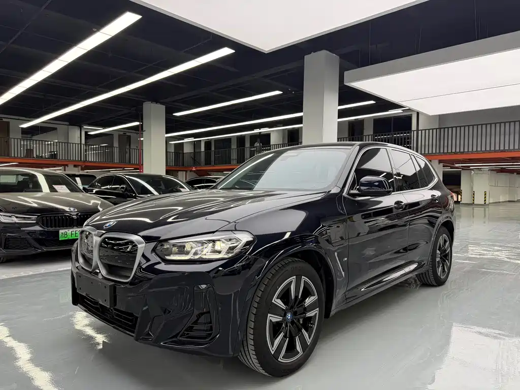 BMW iX3 2023 — фото 1