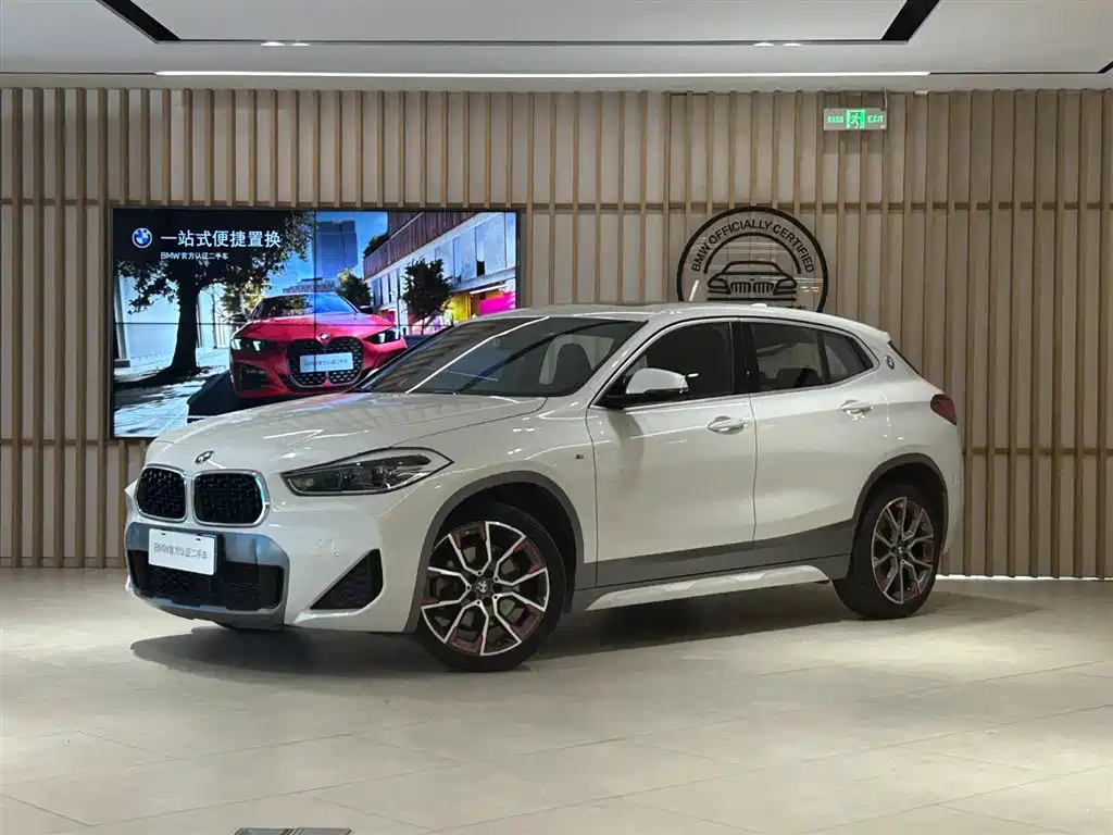 BMW X2 2022 — фото 1