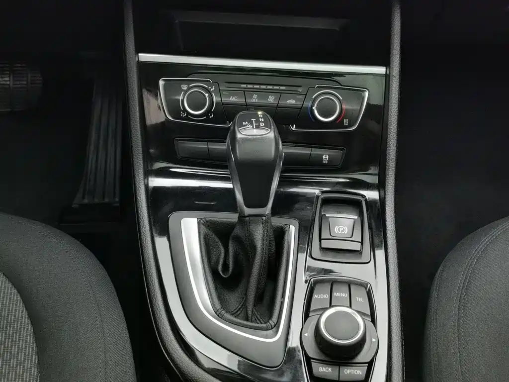 BMW 2 Series Active Tourer 2016 — фото 13