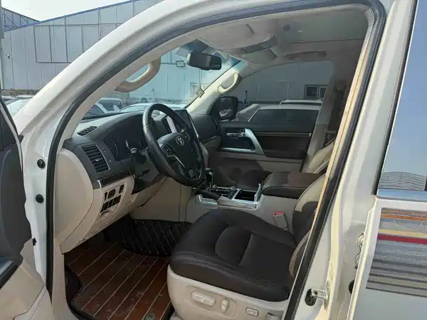 Toyota Land Cruiser 2015