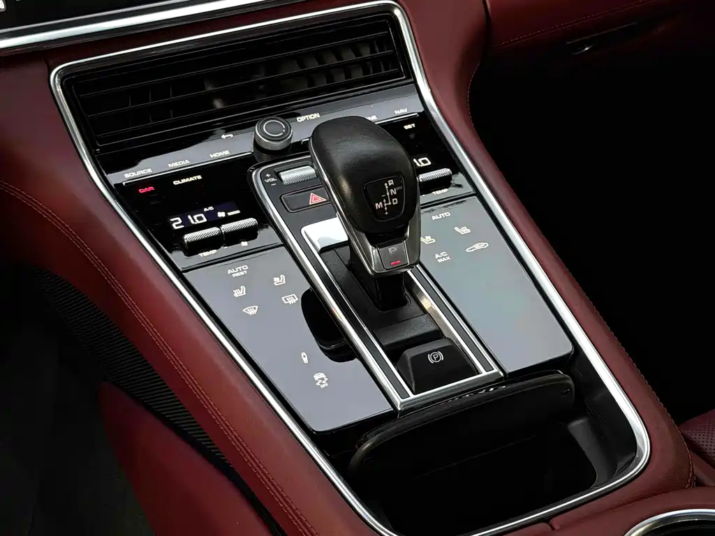 Porsche Panamera 2023 — фото 19