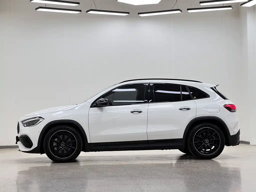 Mercedes-Benz GLA AMG 2022 — фото 3
