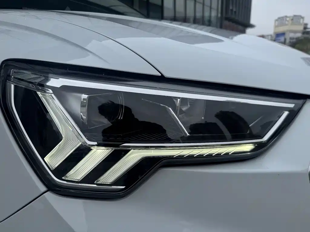 Audi Q3 Sportback 2021 — фото 30