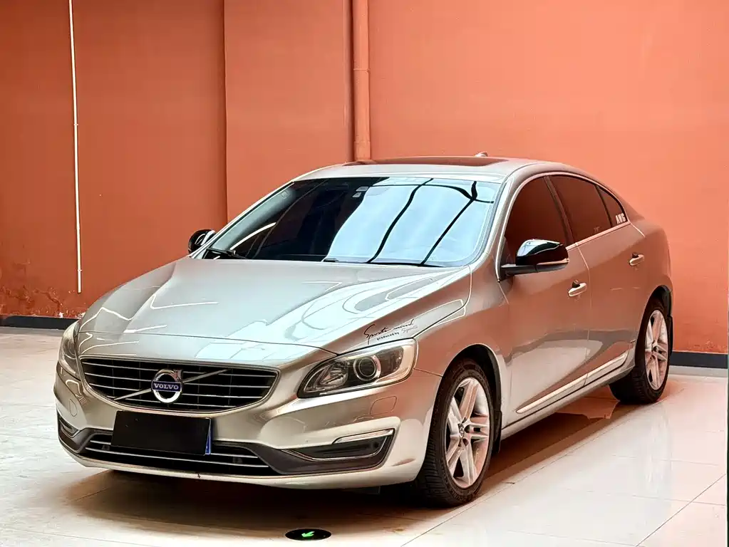 Volvo S60 2016 — фото 1