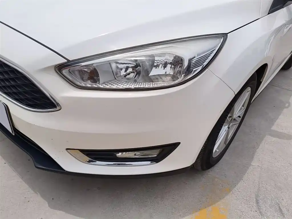 Ford Focus 2016 — фото 24
