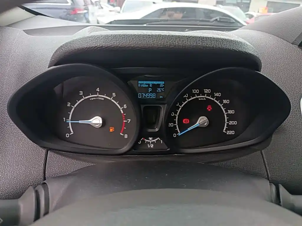 Ford Ecosport 2017 — фото 12