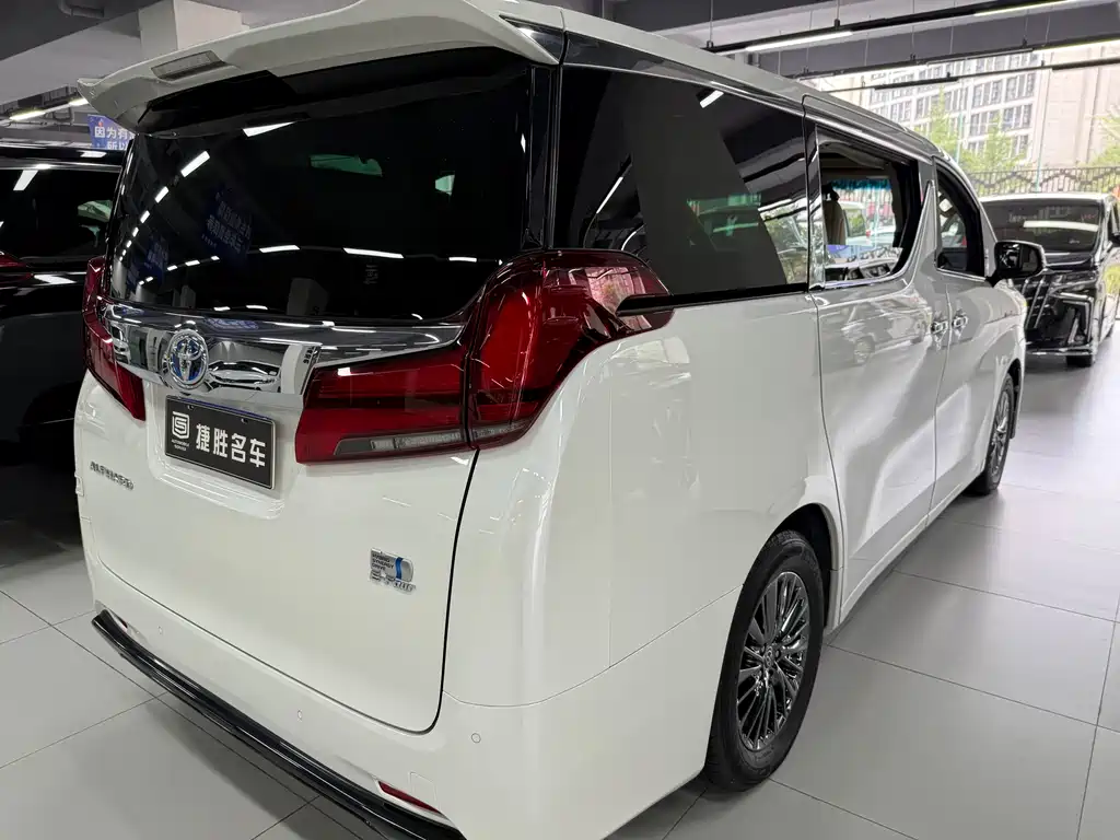 Toyota Alphard 2020 — фото 8