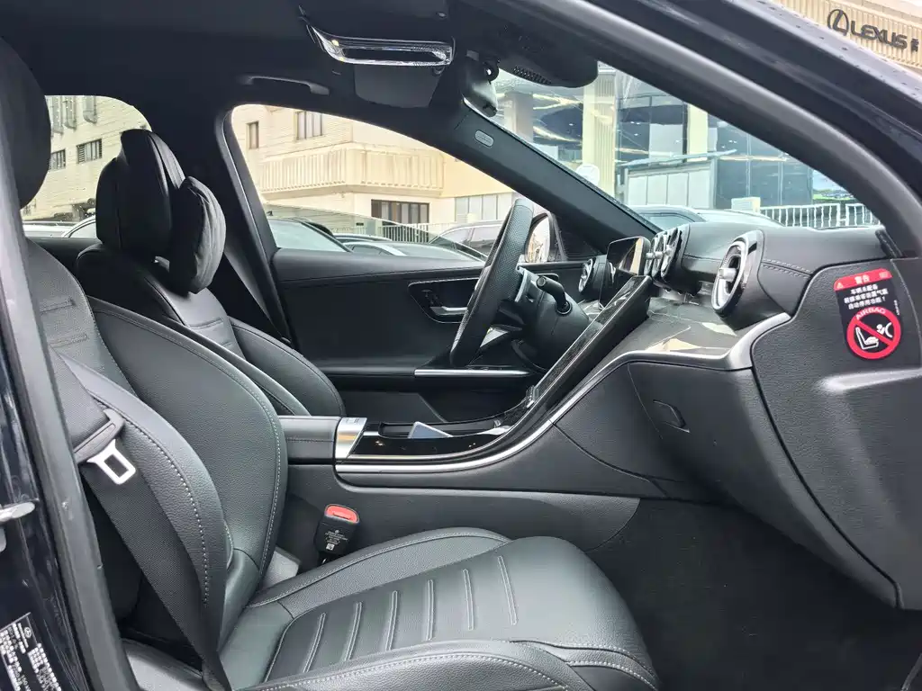 Mercedes-Benz C-Class 2025 — фото 14