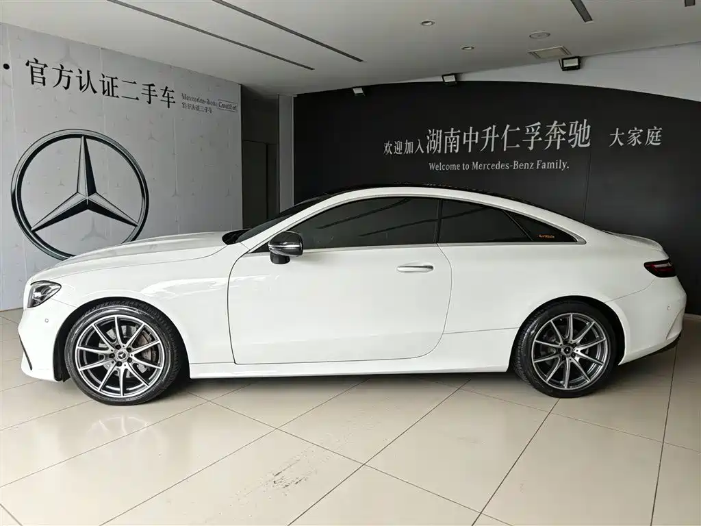 Mercedes-Benz E-Class 2022