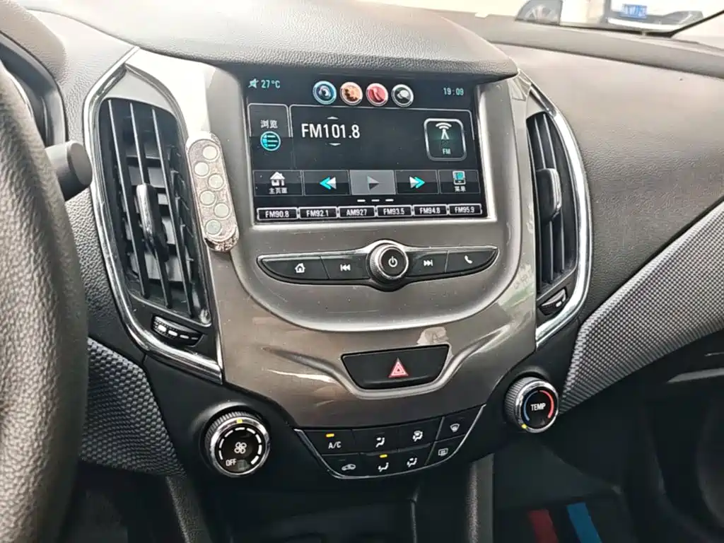 Chevrolet Cruze 2017 — фото 13