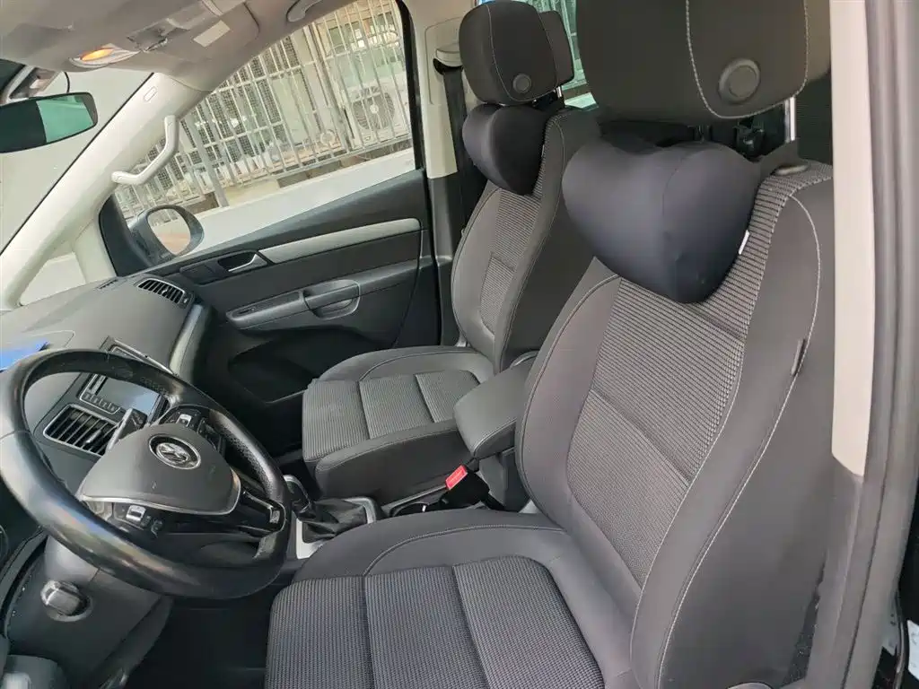 Volkswagen Sharan 2017 — фото 8