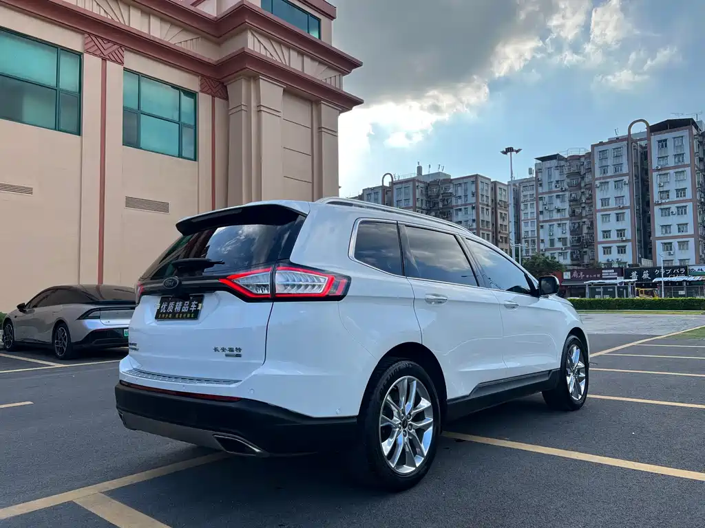 Ford Edge 2016 — фото 4