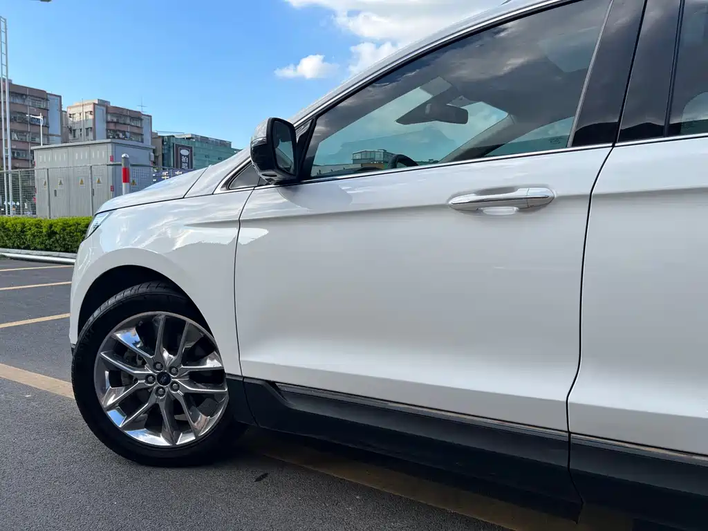 Ford Edge 2016 — фото 7