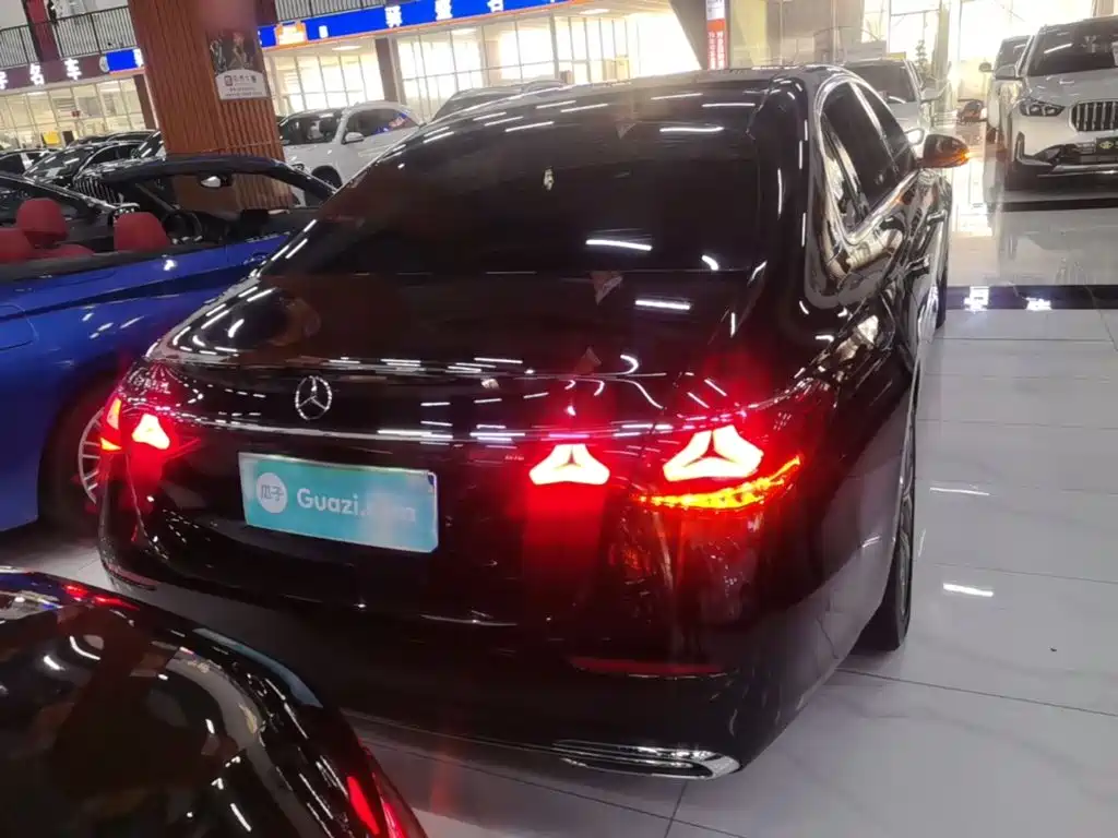 Mercedes-Benz E-Class 2024
