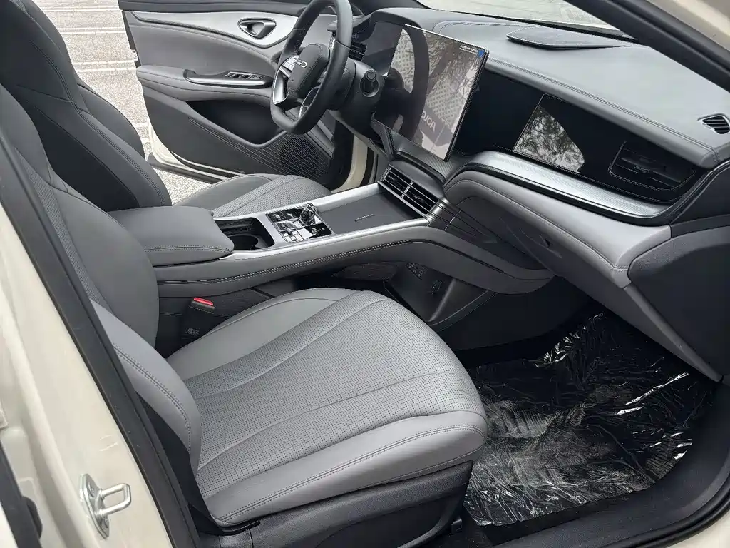 BYD Seal 07 DM-i 2025 — фото 7