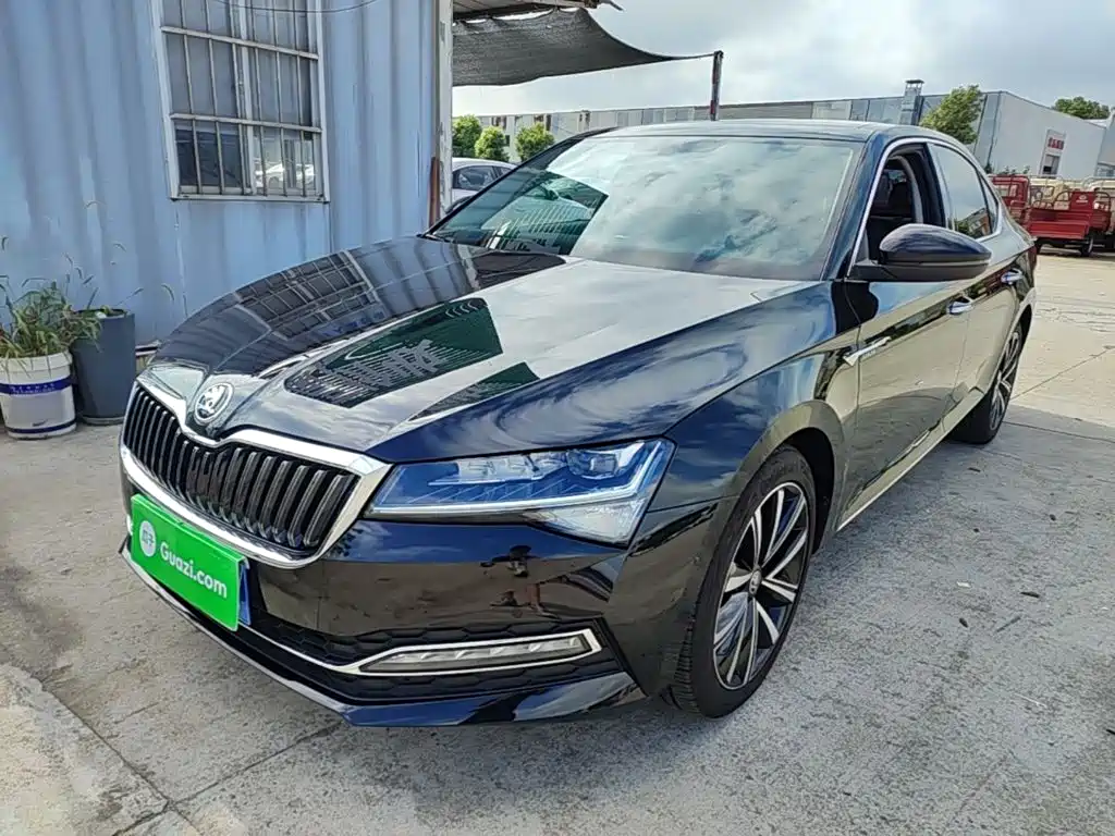 Skoda Superb 2025 — фото 2