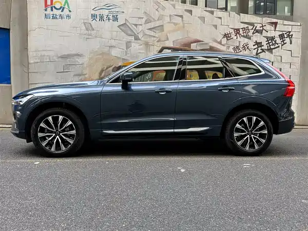 Volvo XC60 2025
