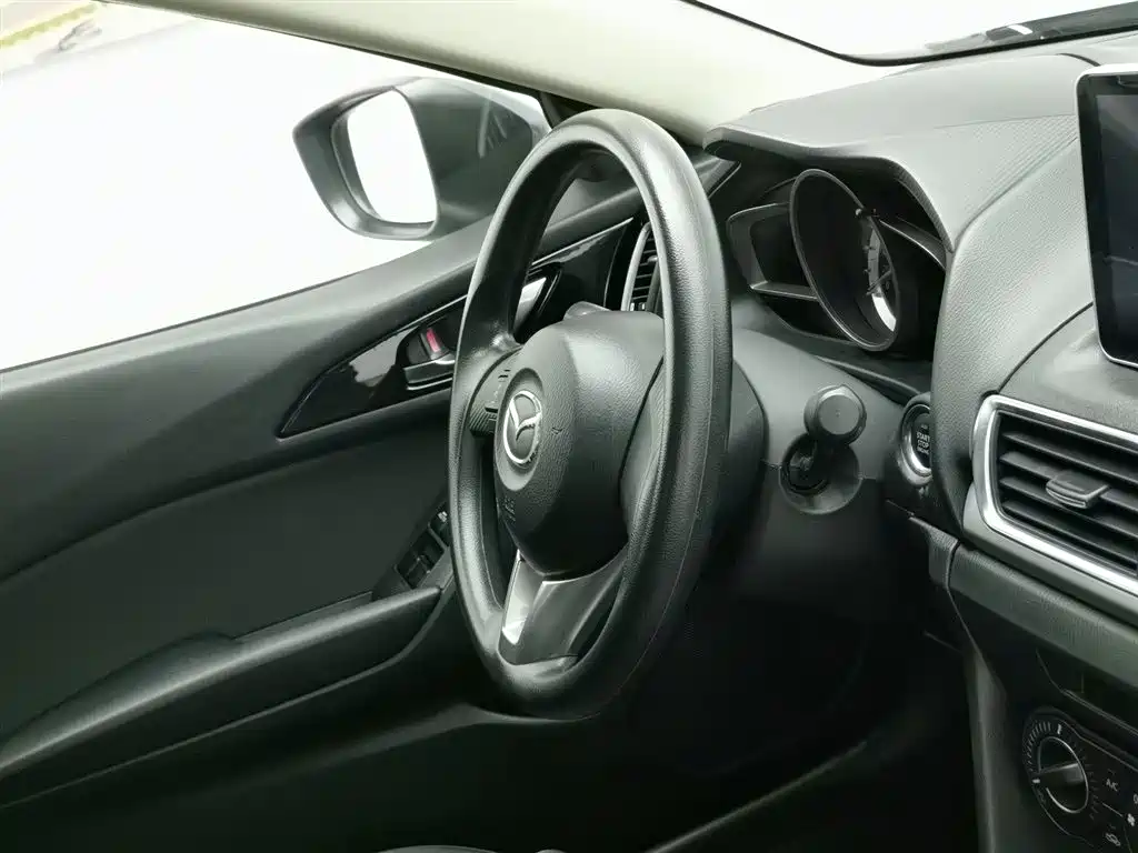Mazda 3 Axela 2015 — фото 22