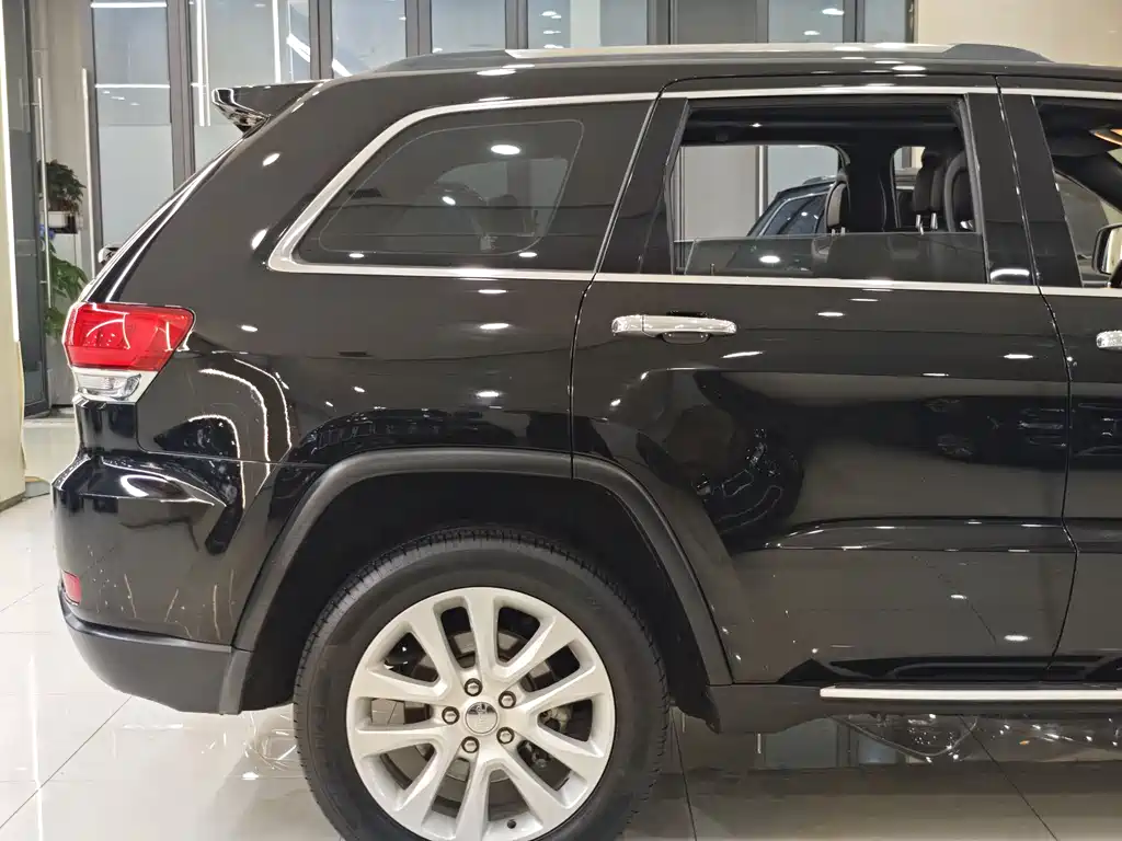 Jeep Grand Cherokee 2019 — фото 20