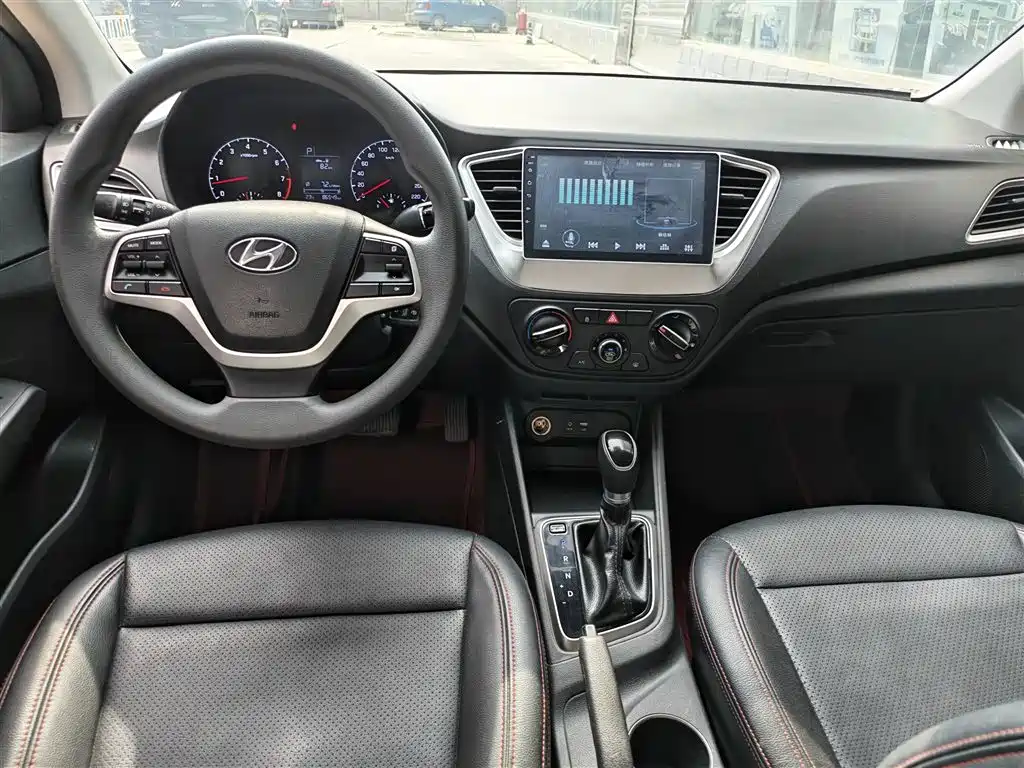 Hyundai Verna 2018 — фото 22