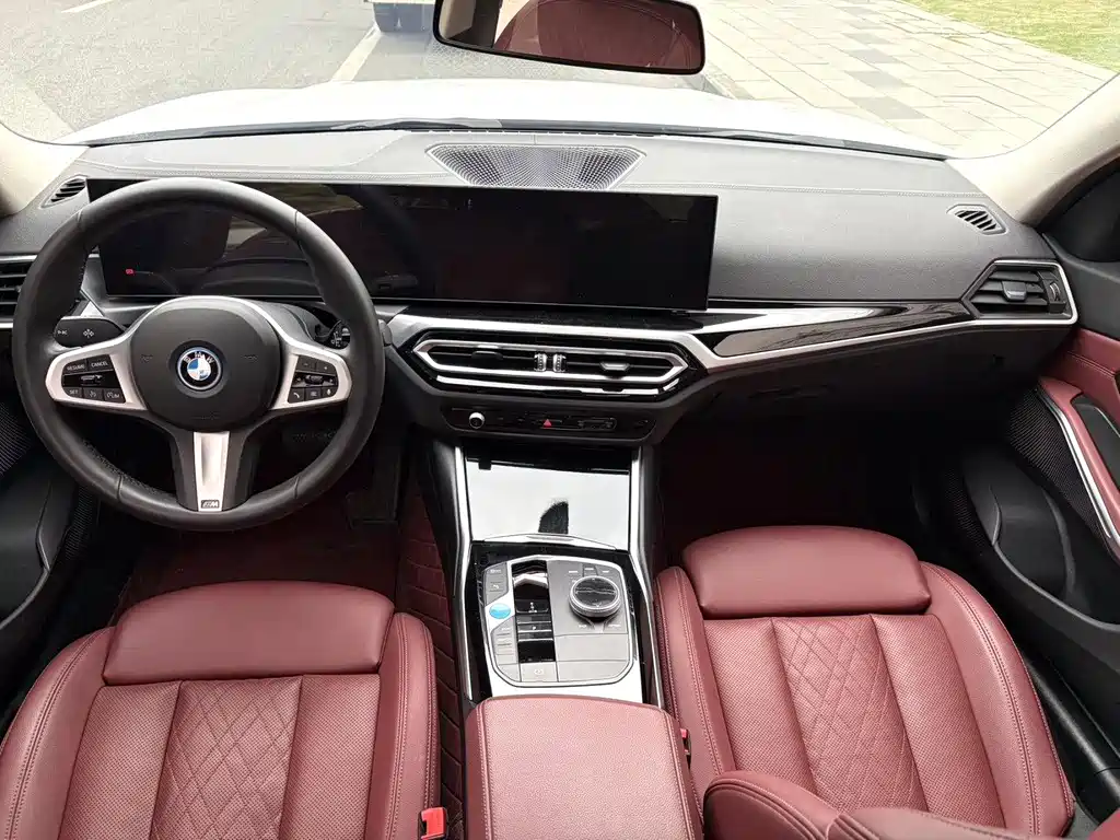 BMW i3 2024 — фото 3