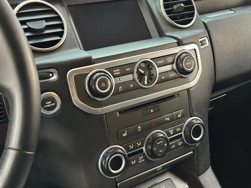 Land Rover Discovery 2019 — фото 15