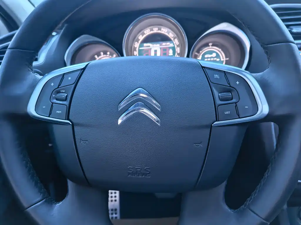 Citroën C4L 2017 — фото 12