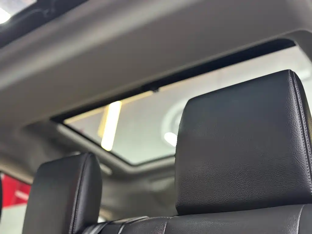 Land Rover Discovery 2019 — фото 20