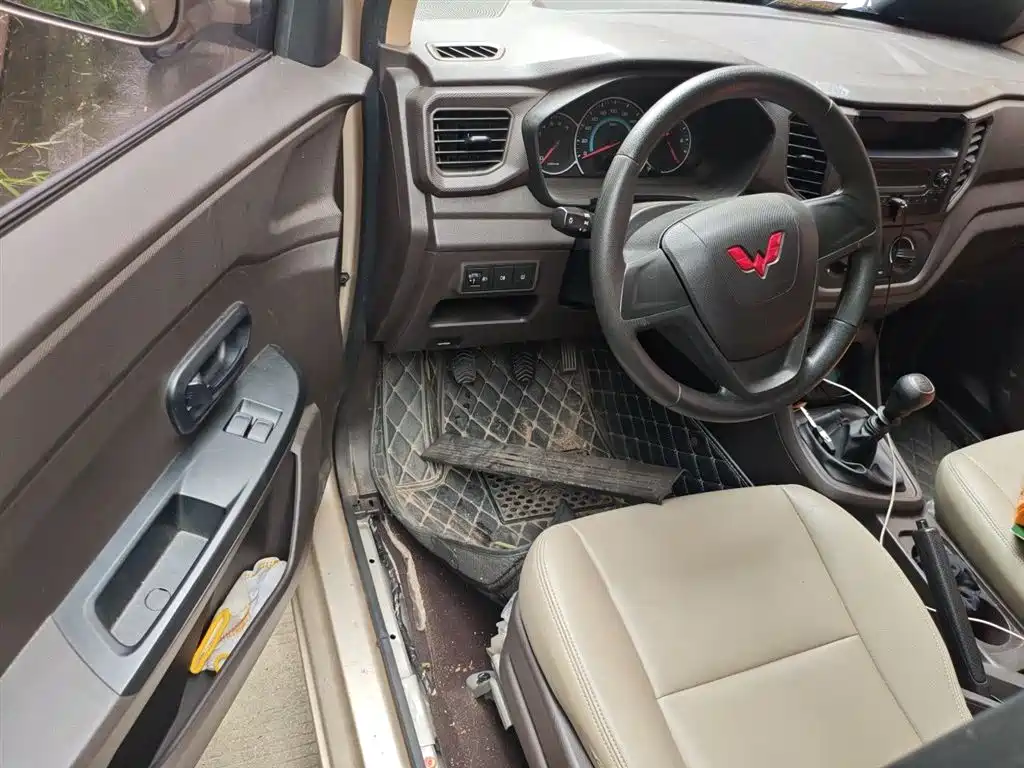 Wuling Hongguang V 2023 — фото 14