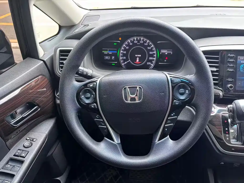 Honda Odyssey 2021 — фото 17
