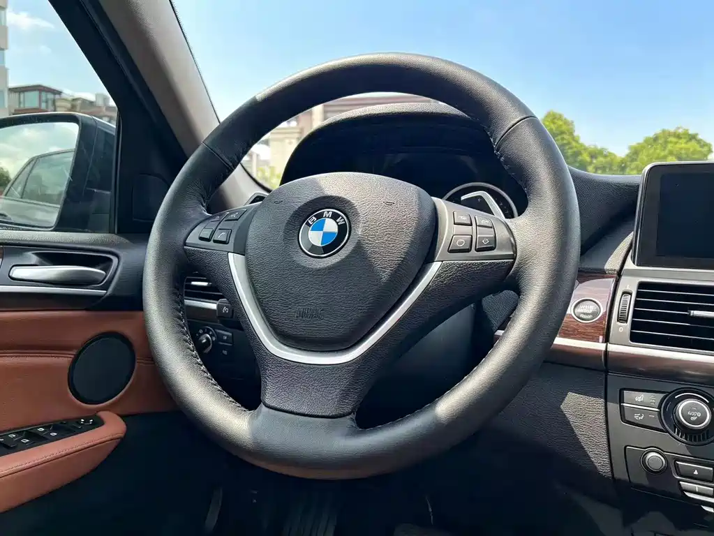 BMW X6 2011 — фото 12