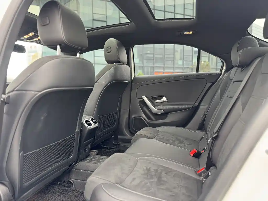 Mercedes-Benz A-Class 2022 — фото 6