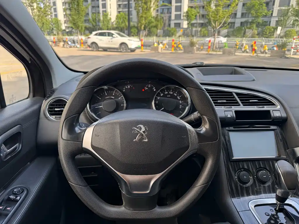 Peugeot 3008 2015 — фото 11
