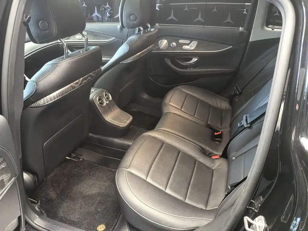 Mercedes-Benz E-Class 2023 — фото 17